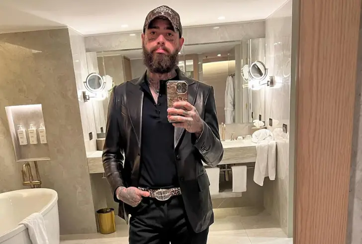 Post Malone confident in mirror selfie